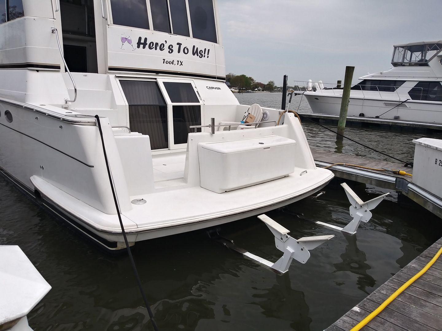 Yacht is equipped with a Freedom Lift davit system that accommodates 800 pound lift. Freedom Lift Motor replaced and refitted in 2021. 