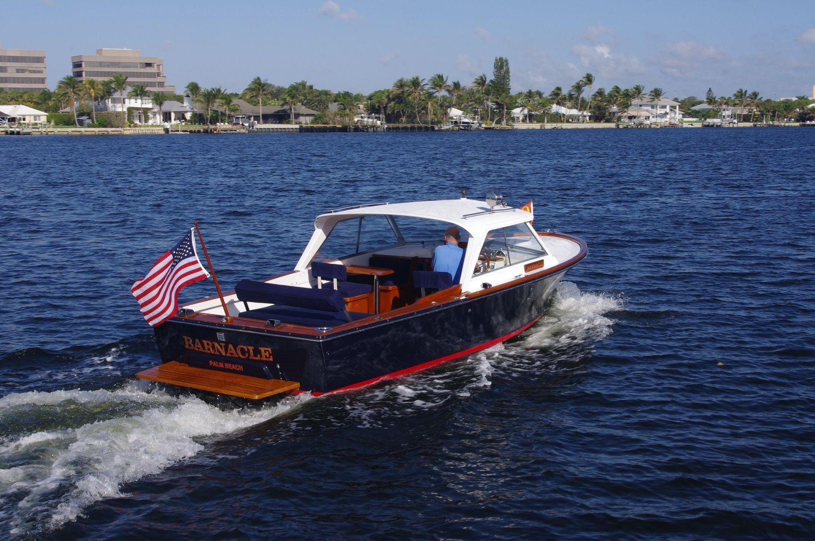 Barnacle, Bertram Express Cruiser 25'