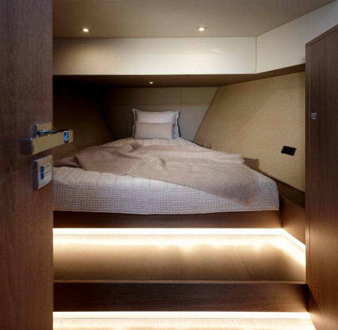 Vanquish Yachts VQ 58'