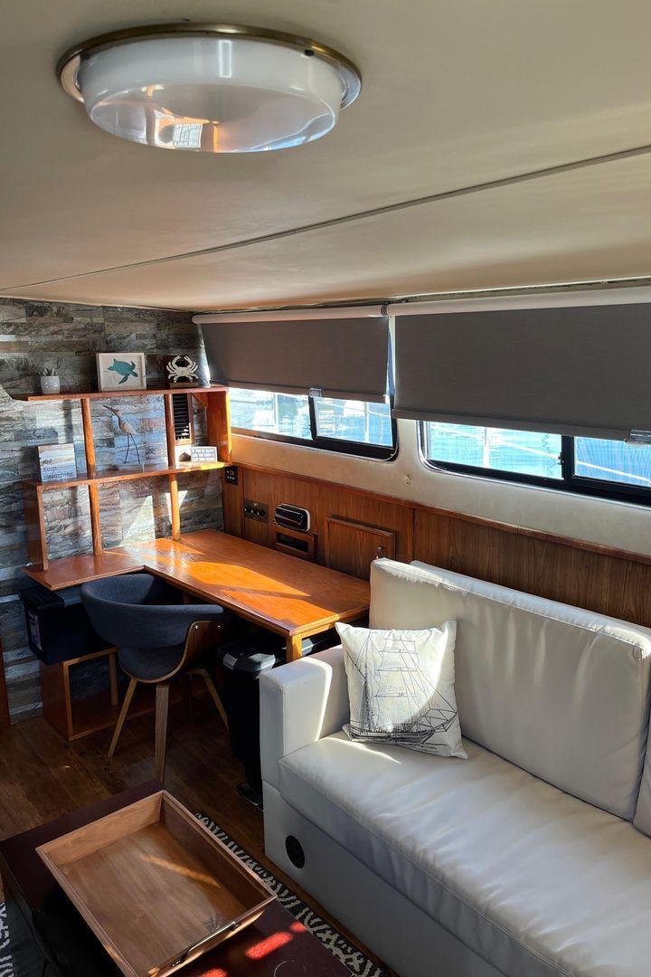 Chris-Craft Aft Cabin 38'