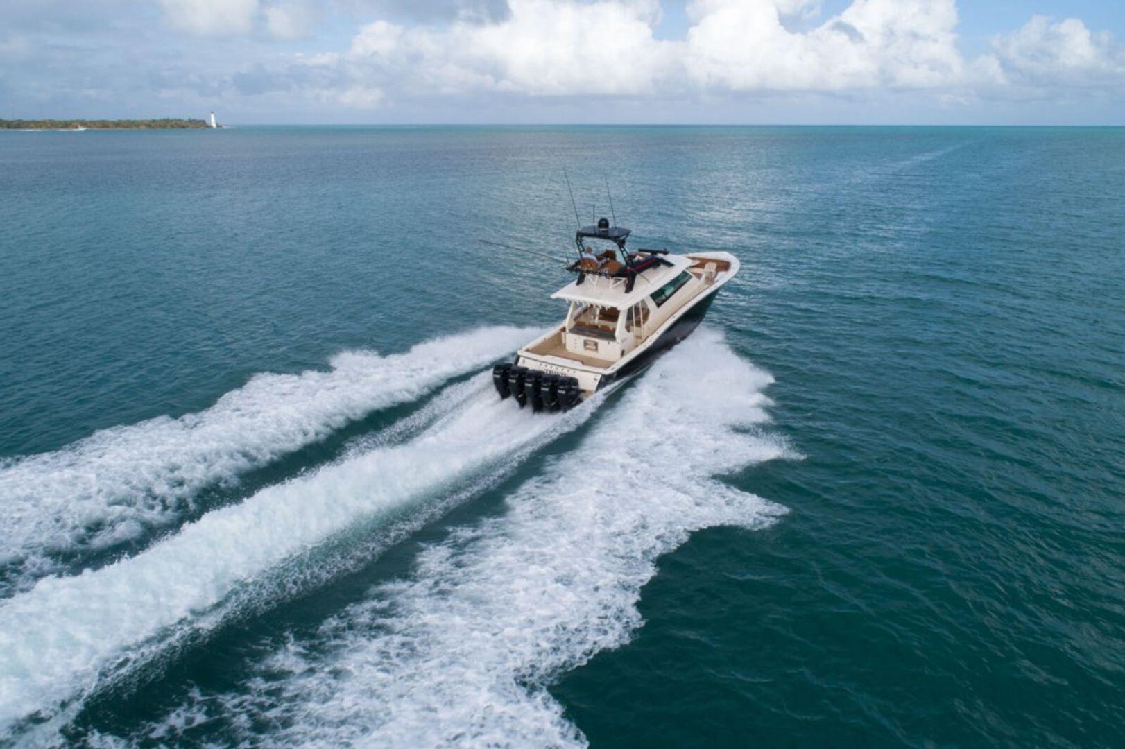 Scout Boats 530 LXF 53'