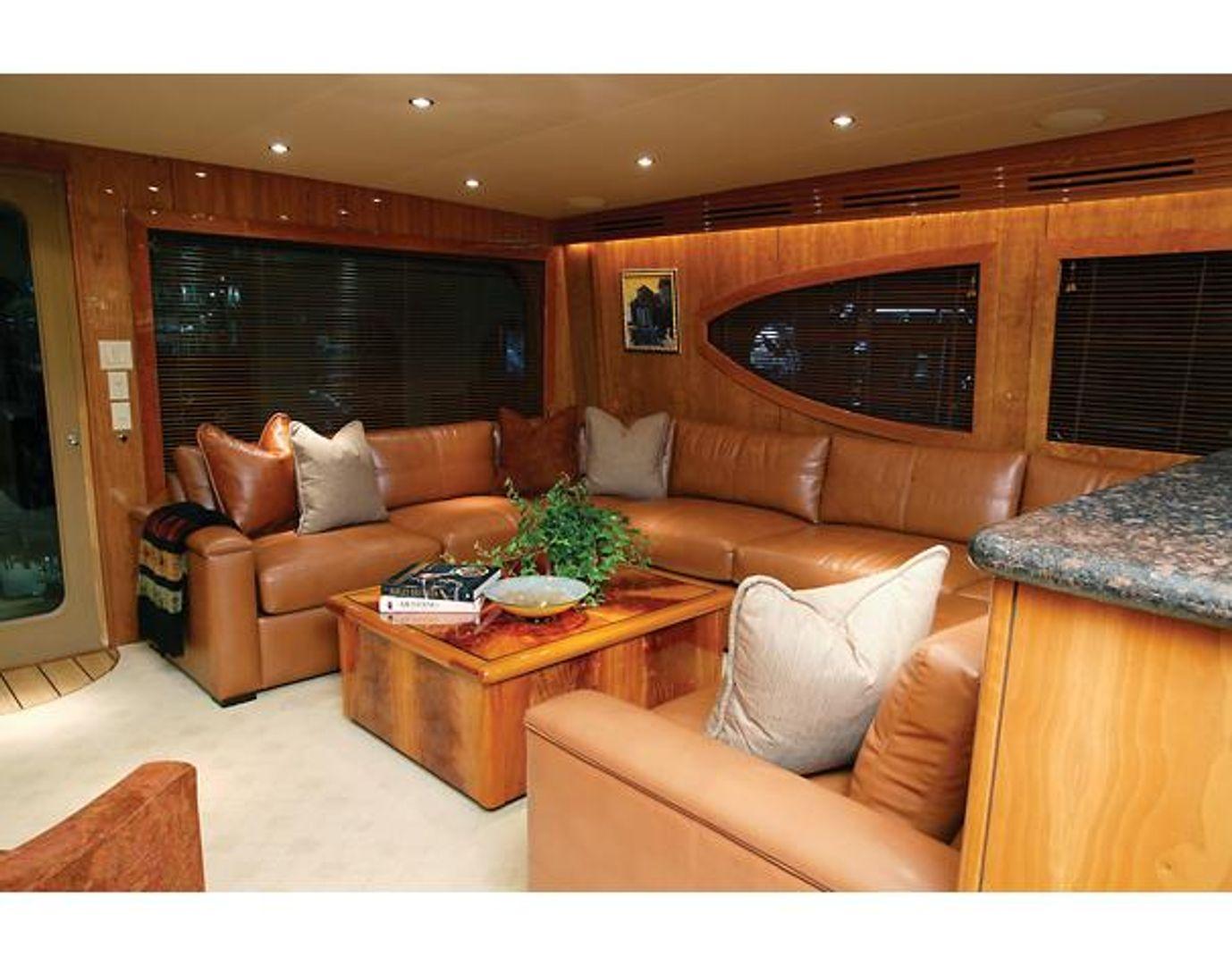 Hatteras Convertible 68'