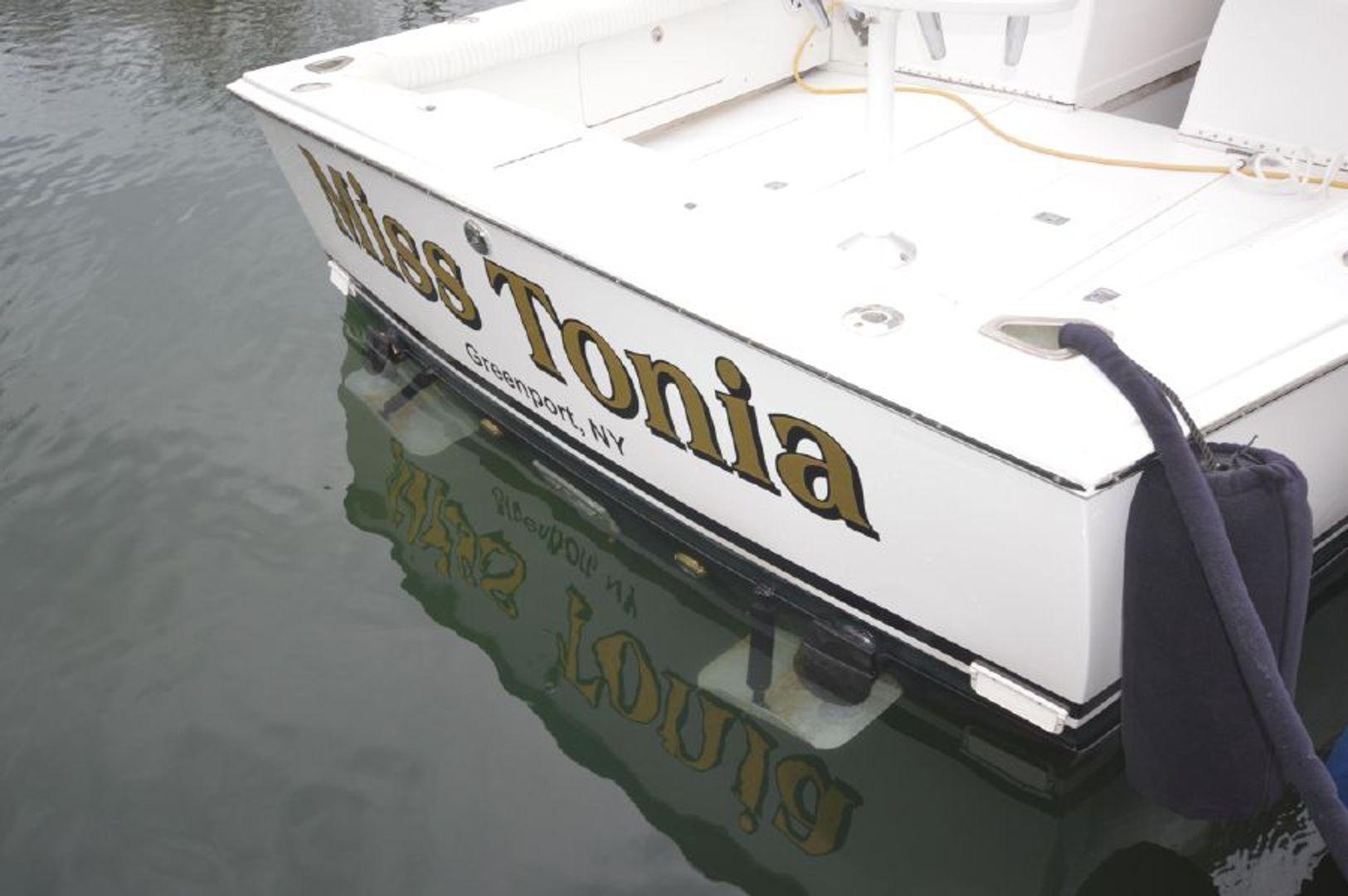 Miss Tonia, Bertram Flybridge Cruiser 31'