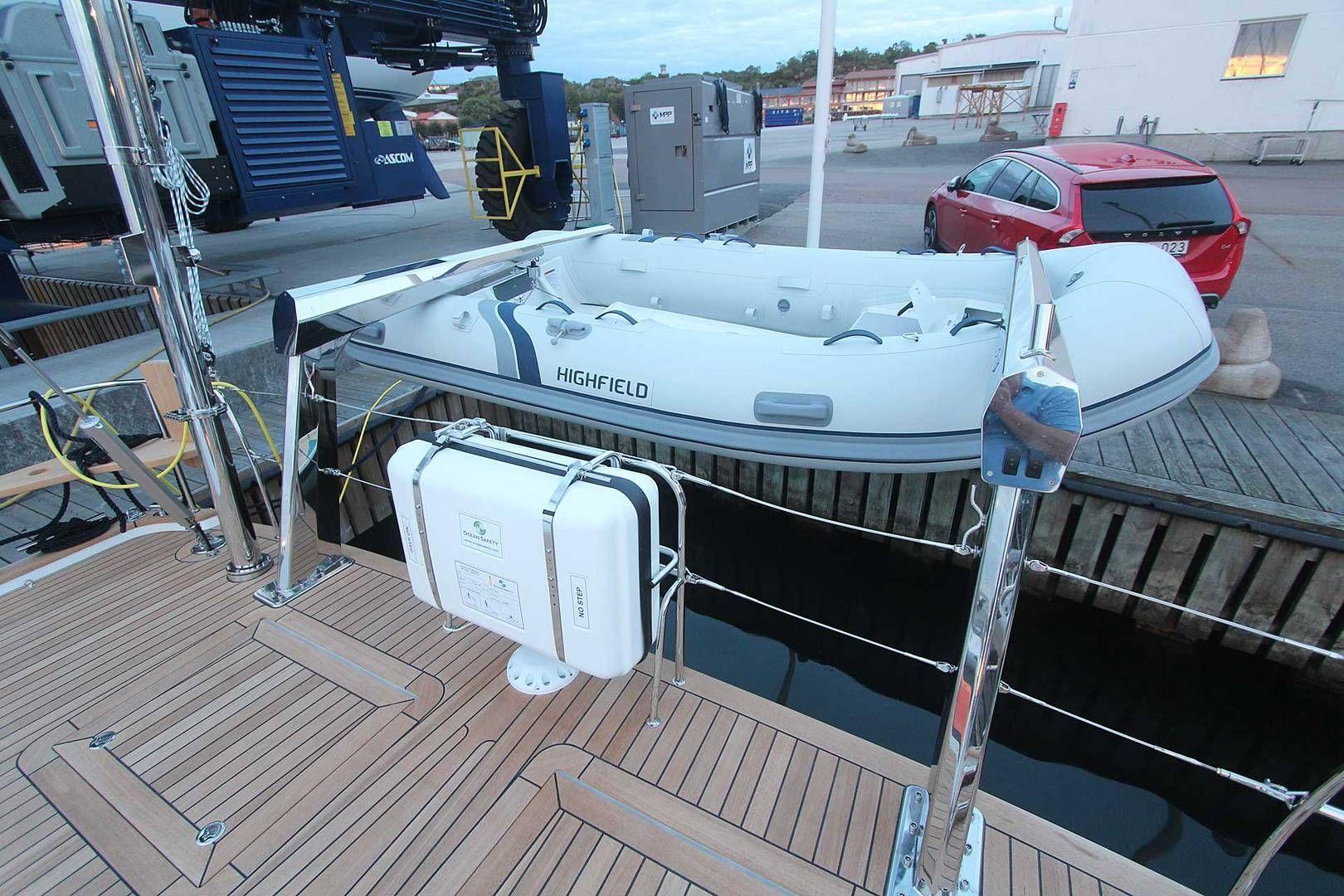 Hallberg-Rassy 57'