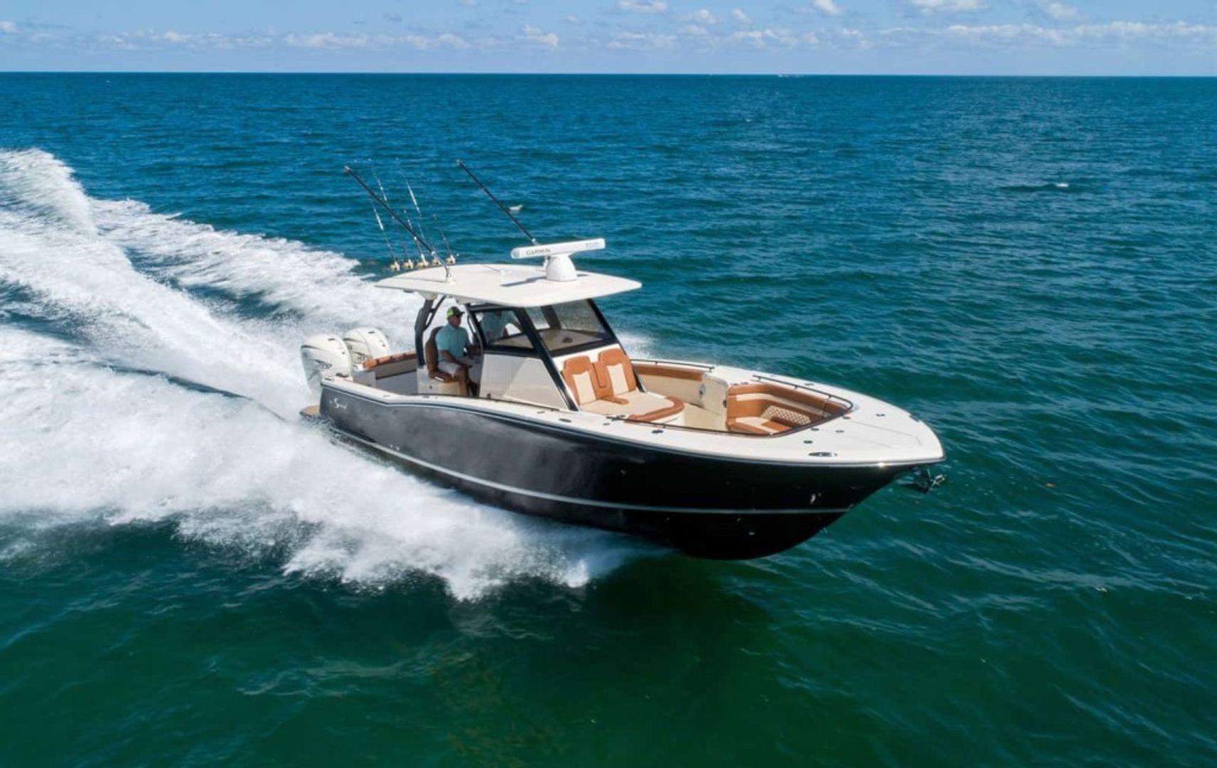Scout Boat 330 LXF 32'