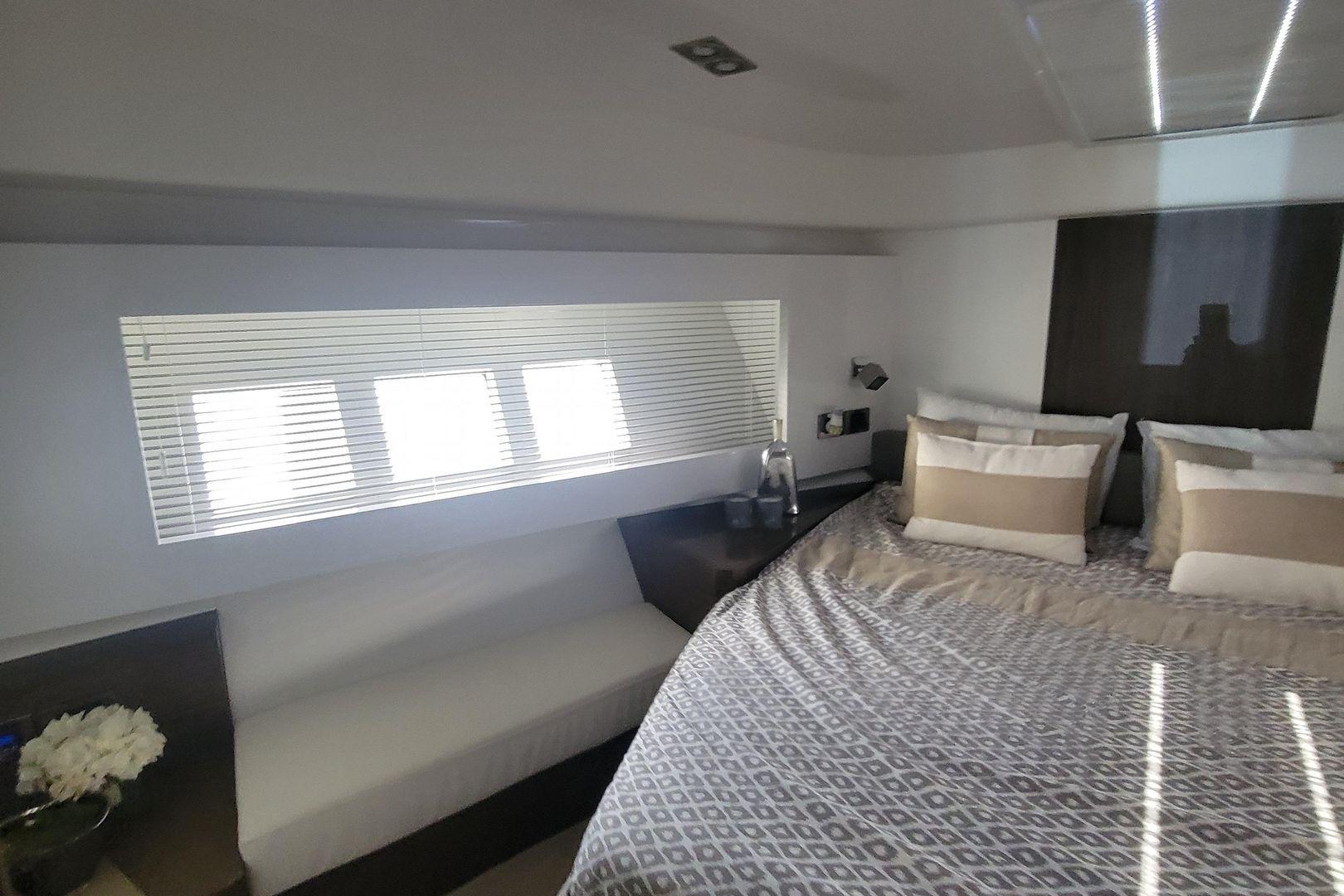 Pearl Yachts 65'