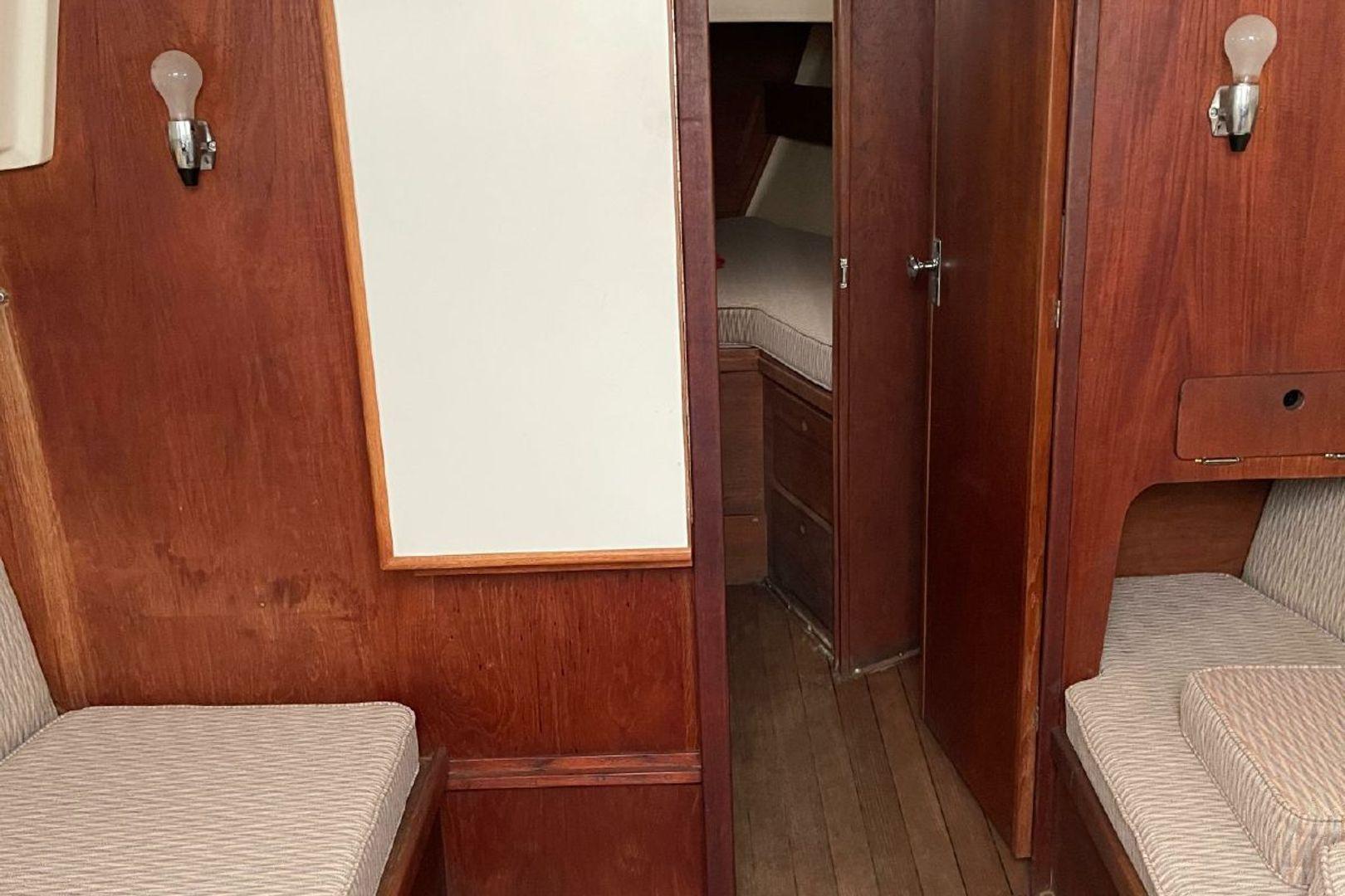 Sabre Sailboats Sloop 28'