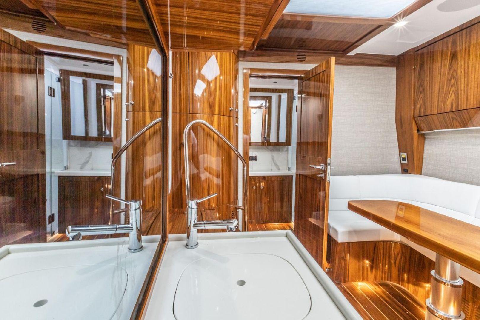 HCB Estrella 65'