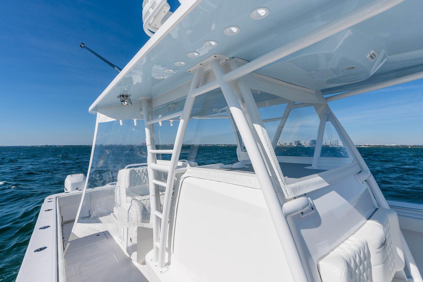 Invincible Boats Catamaran 35'