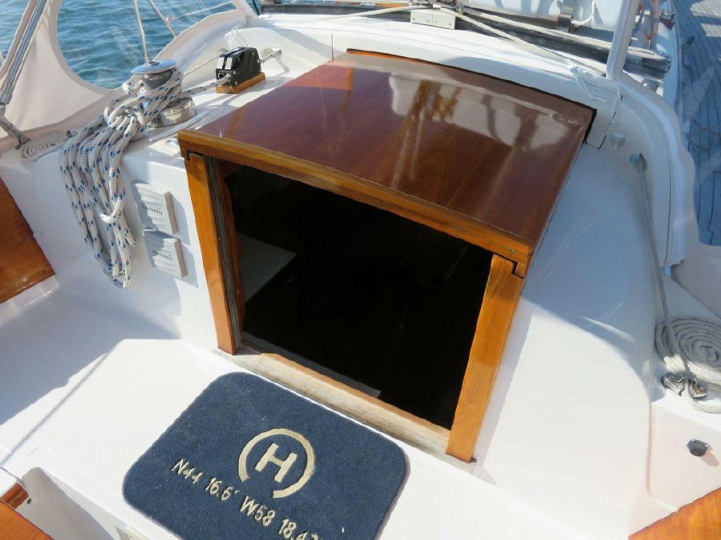 Secret Story, Hinckley Bermuda MK III Yawl 40'