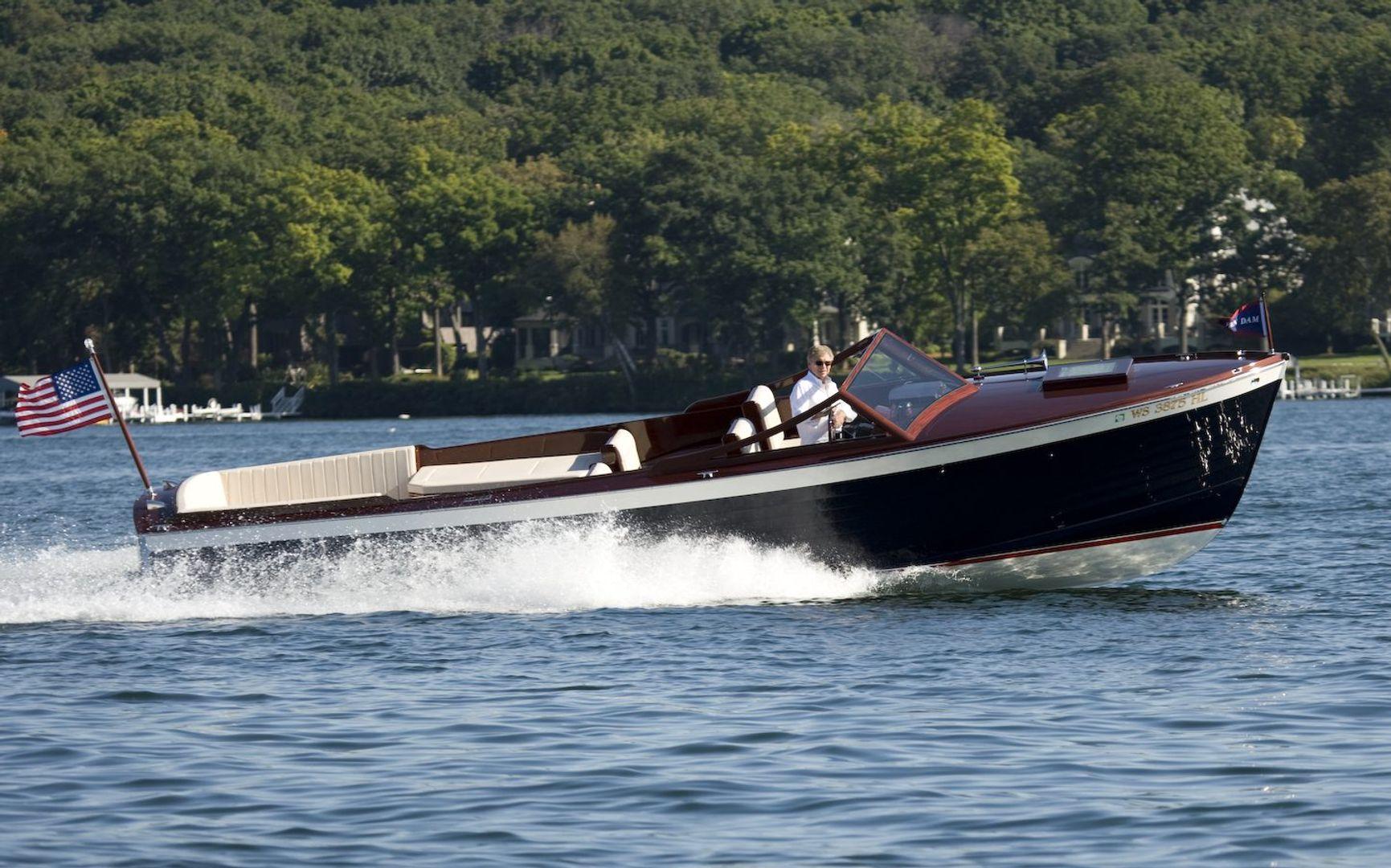 Van Dam Boats Chocolate Chip 3 30'