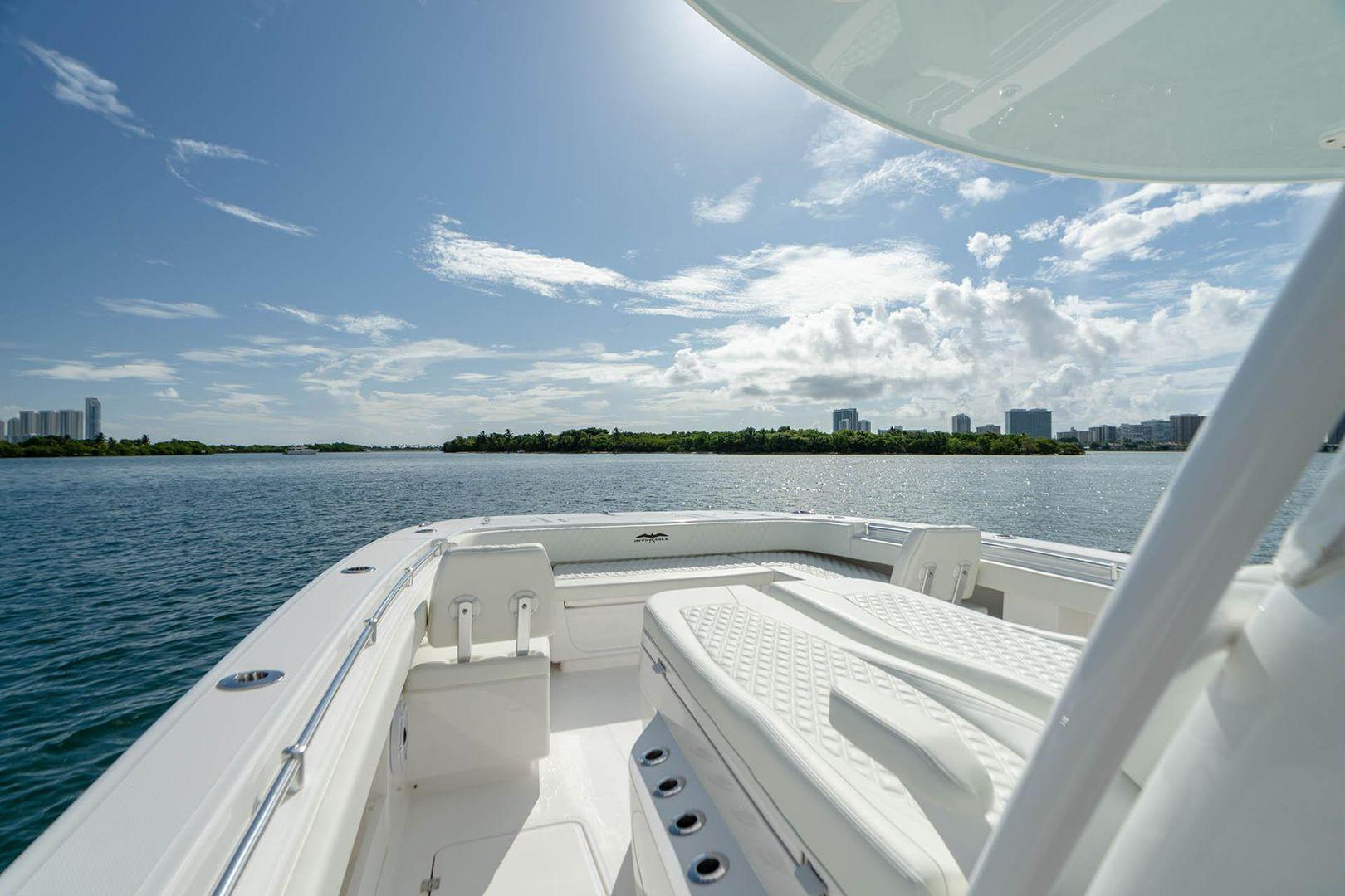 Invincible Boats Catamaran 39'