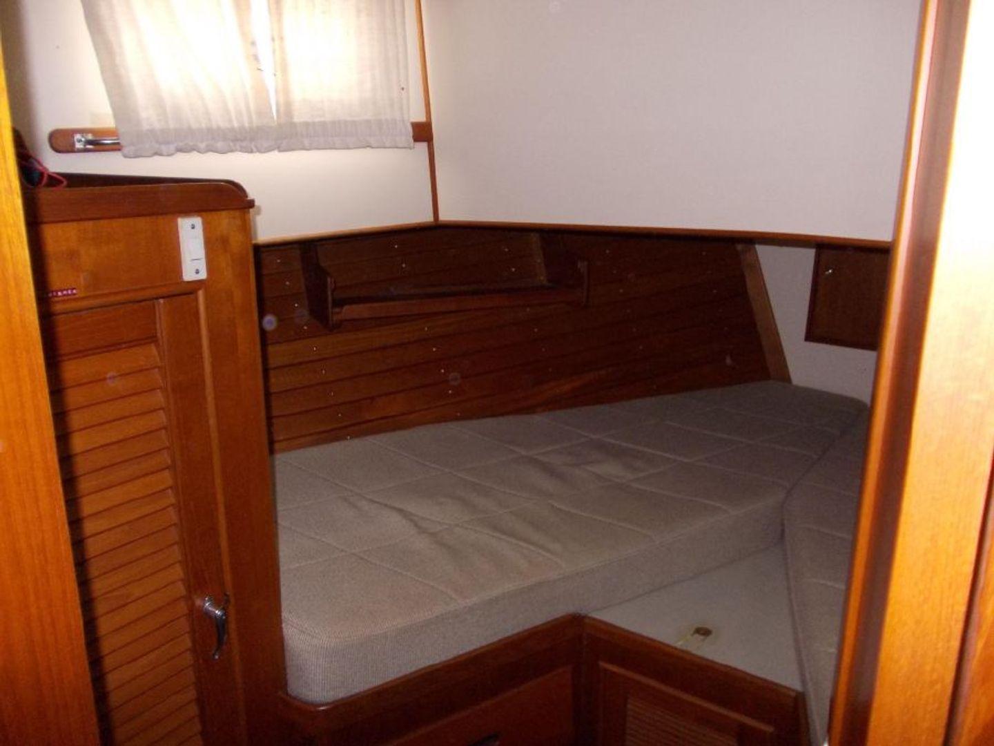 Grand Banks Heritage 42'