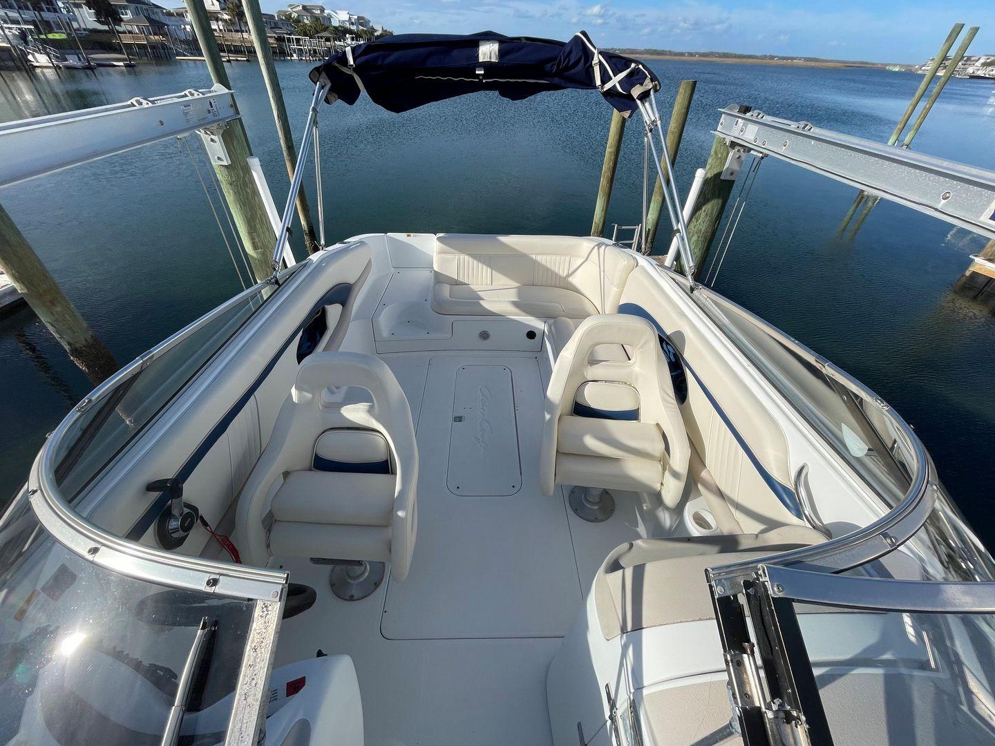 Chris-Craft 240 Bowrider 24'