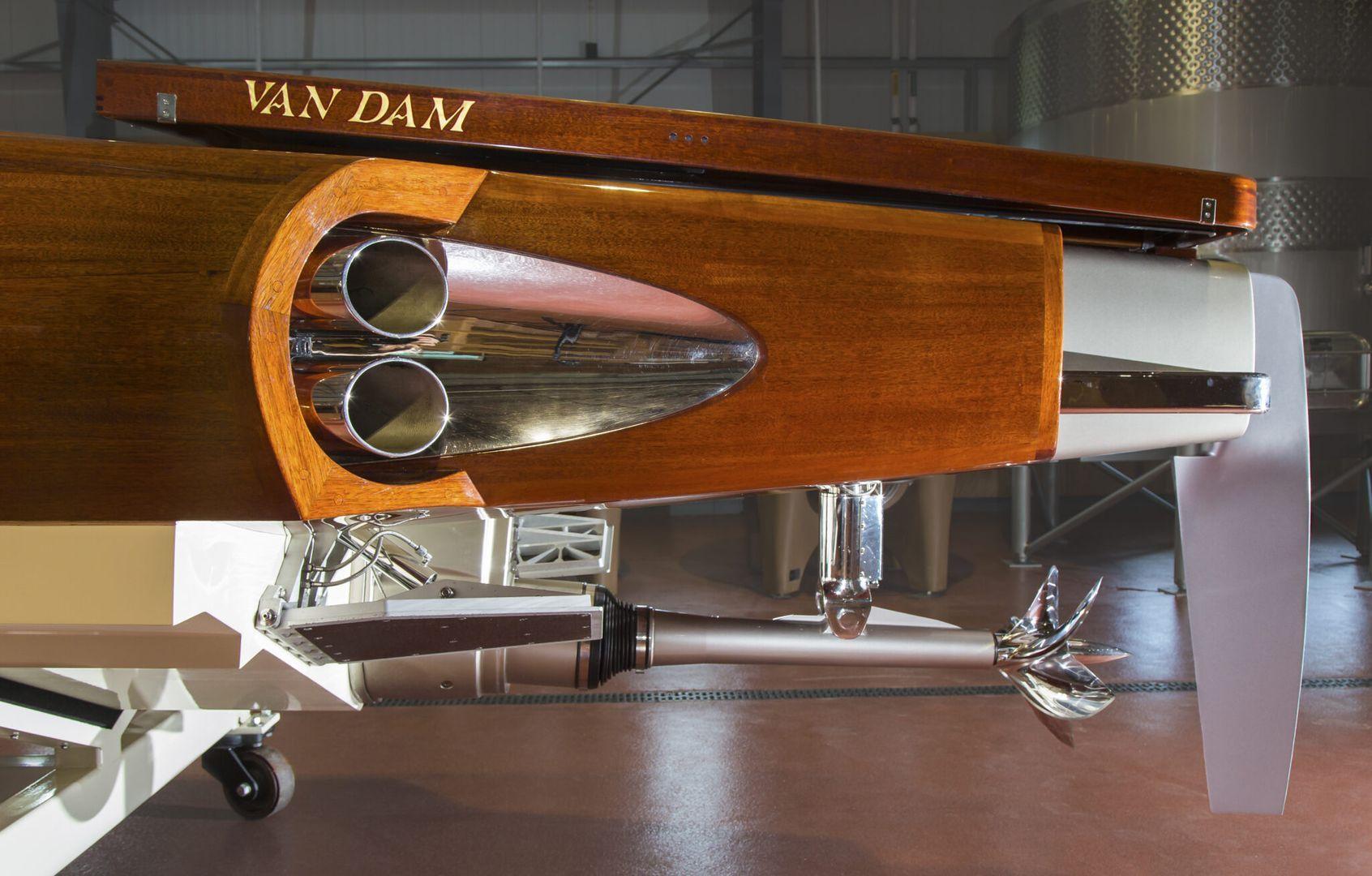 Vandam Alpha Z 32'