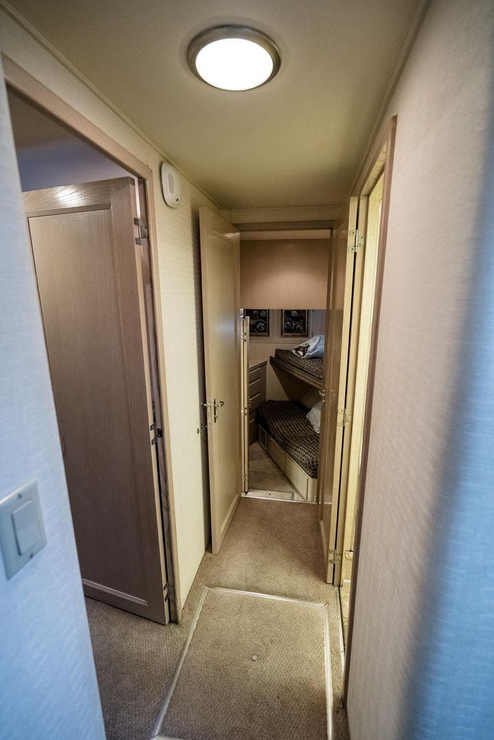 Hatteras Motoryacht Temptation 65'