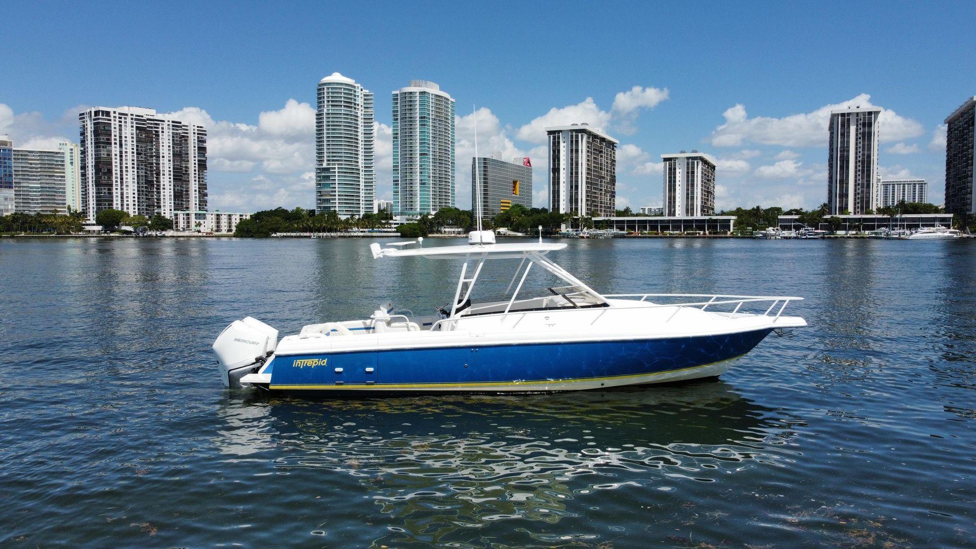 Intrepid 310 Walkaround 31'