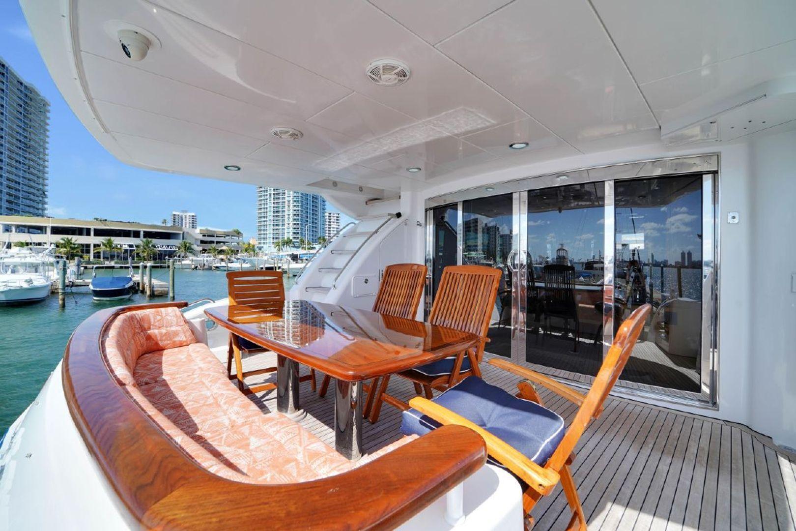 Hatteras Motor Yacht 80'