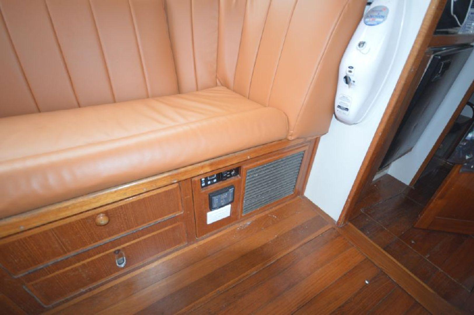 Miss Tonia, Bertram Flybridge Cruiser 31'