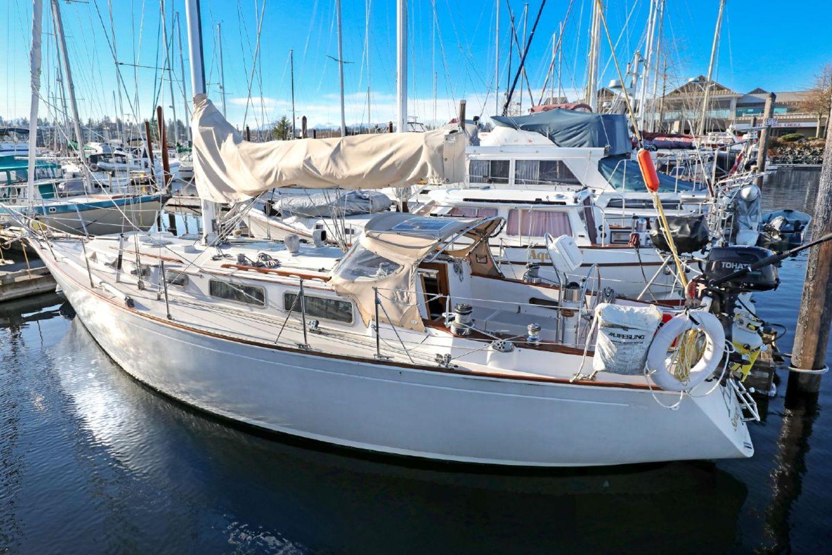 Sabre Sailboats 38'