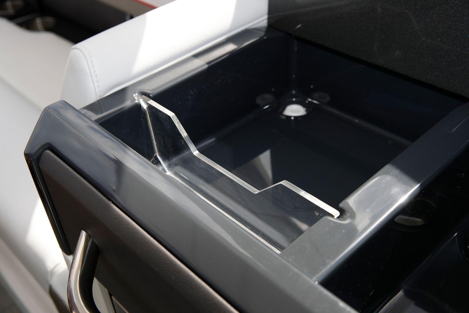 Formula Boats 330 Crossover Bowrider