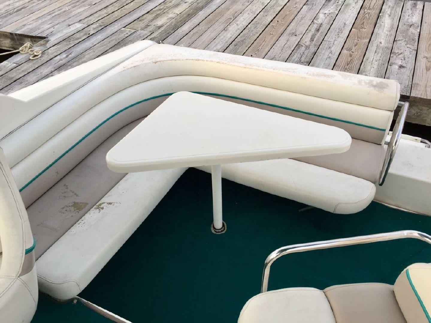 Chris-Craft Crowne 302 30'