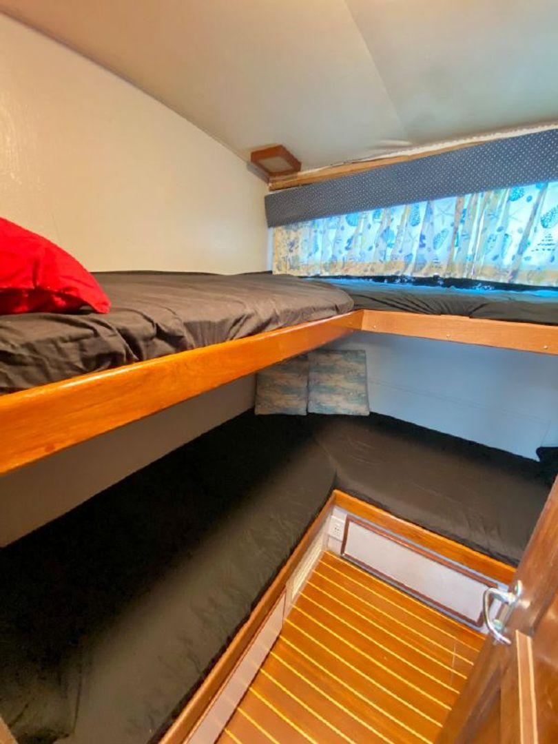 Hatteras Cockpit Motor Yacht 68'