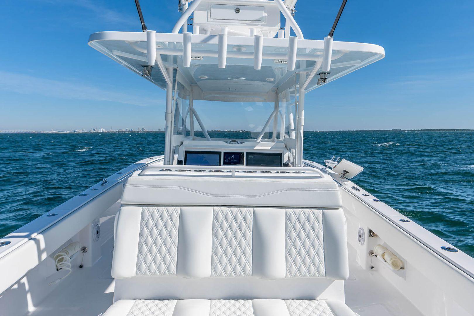 Invincible Boats Catamaran 35'