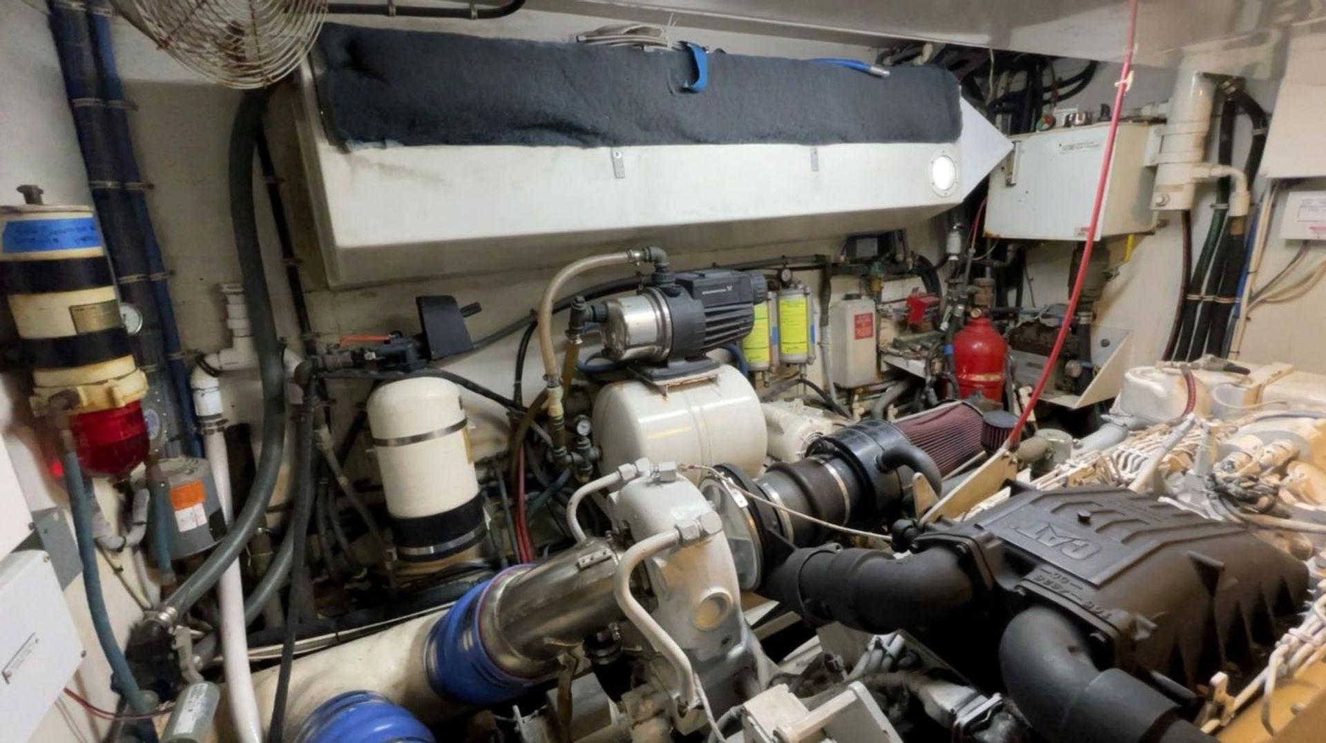 Hatteras Motoryacht Eleven 74'