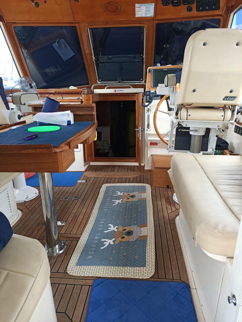 Grand Banks Eastbay FB 43'