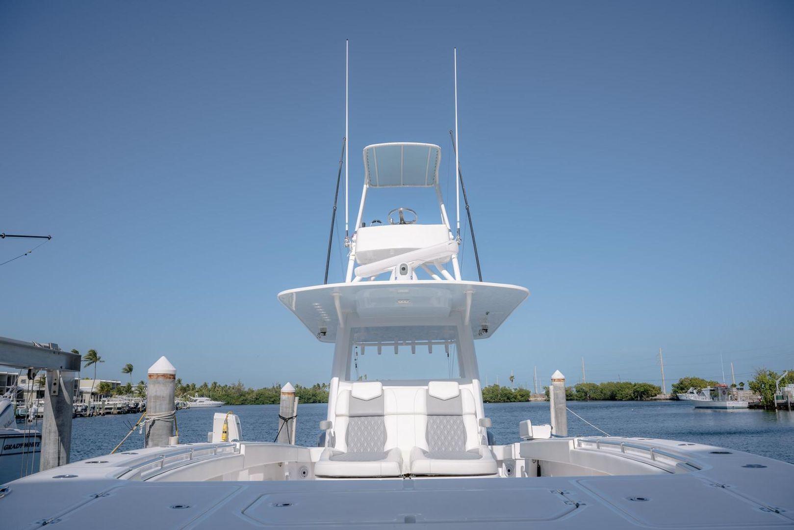 Invincible Boats Catamaran 39'