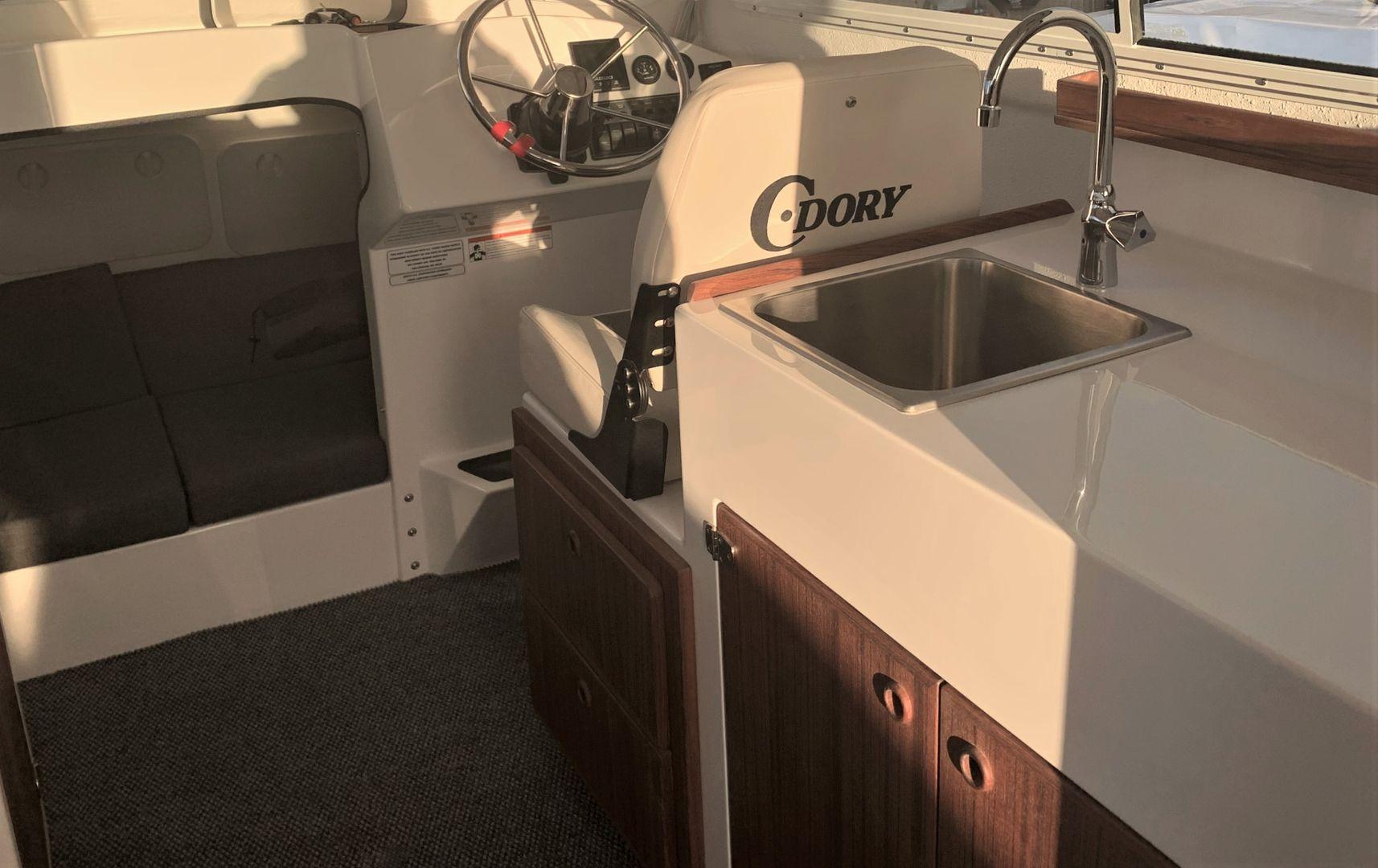 C-Dory Boats Tomcat Catamaran 25'