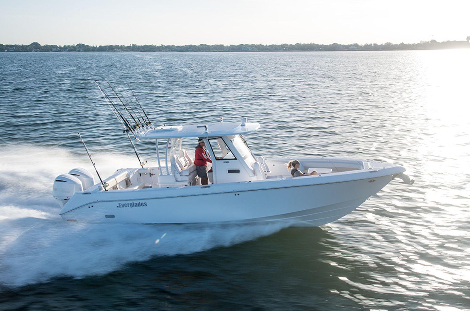 Everglades Boats CC 33'