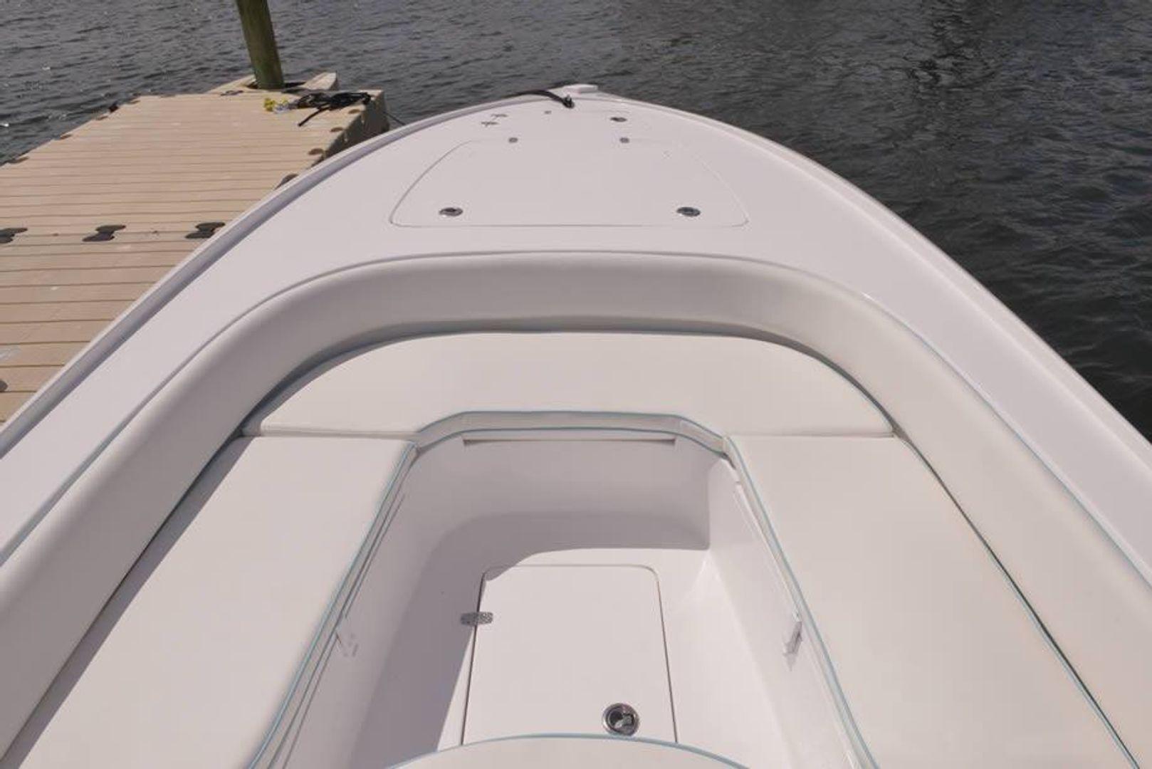 Contender Bay 25
