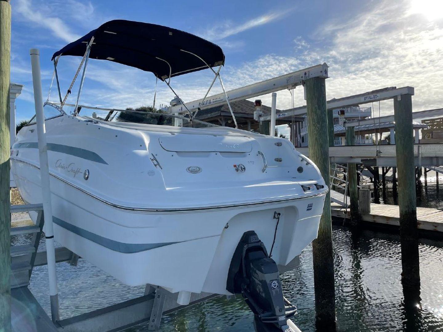 Chris-Craft 240 Bowrider 24'