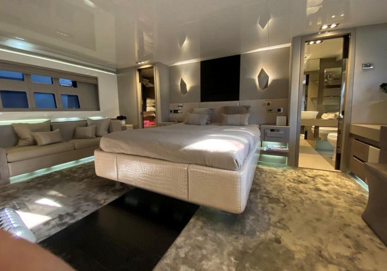 Pearl Yachts 75'