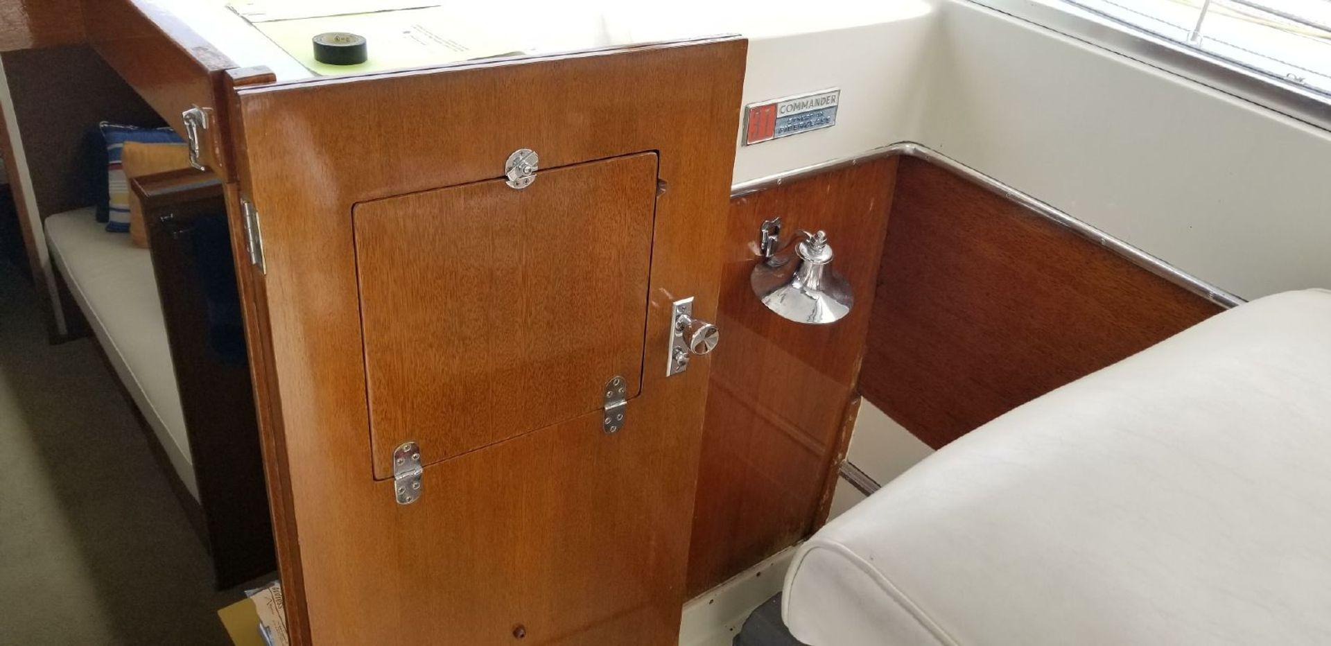 Chris-Craft Commander 31'