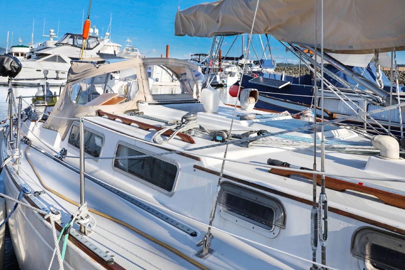 Sabre Sailboats 38'