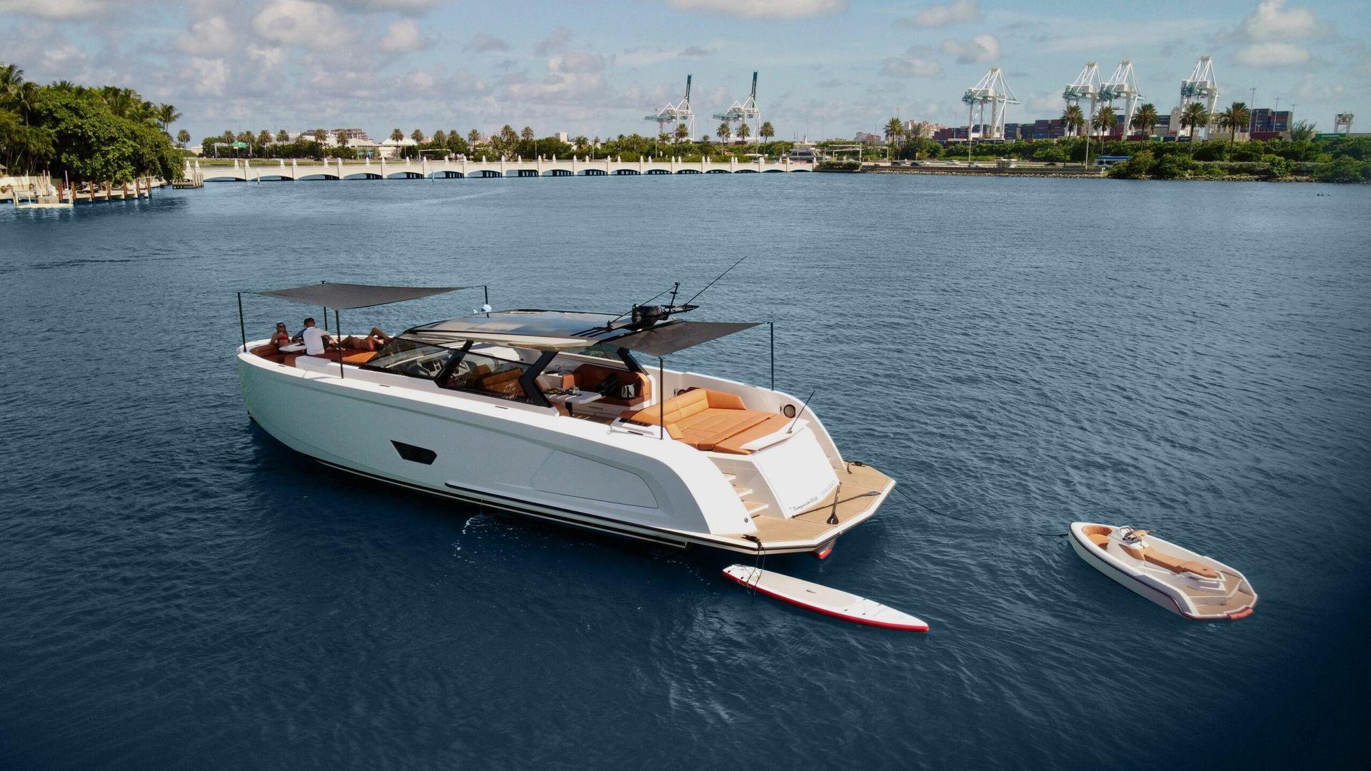 Vanquish Yachts VQ 58'