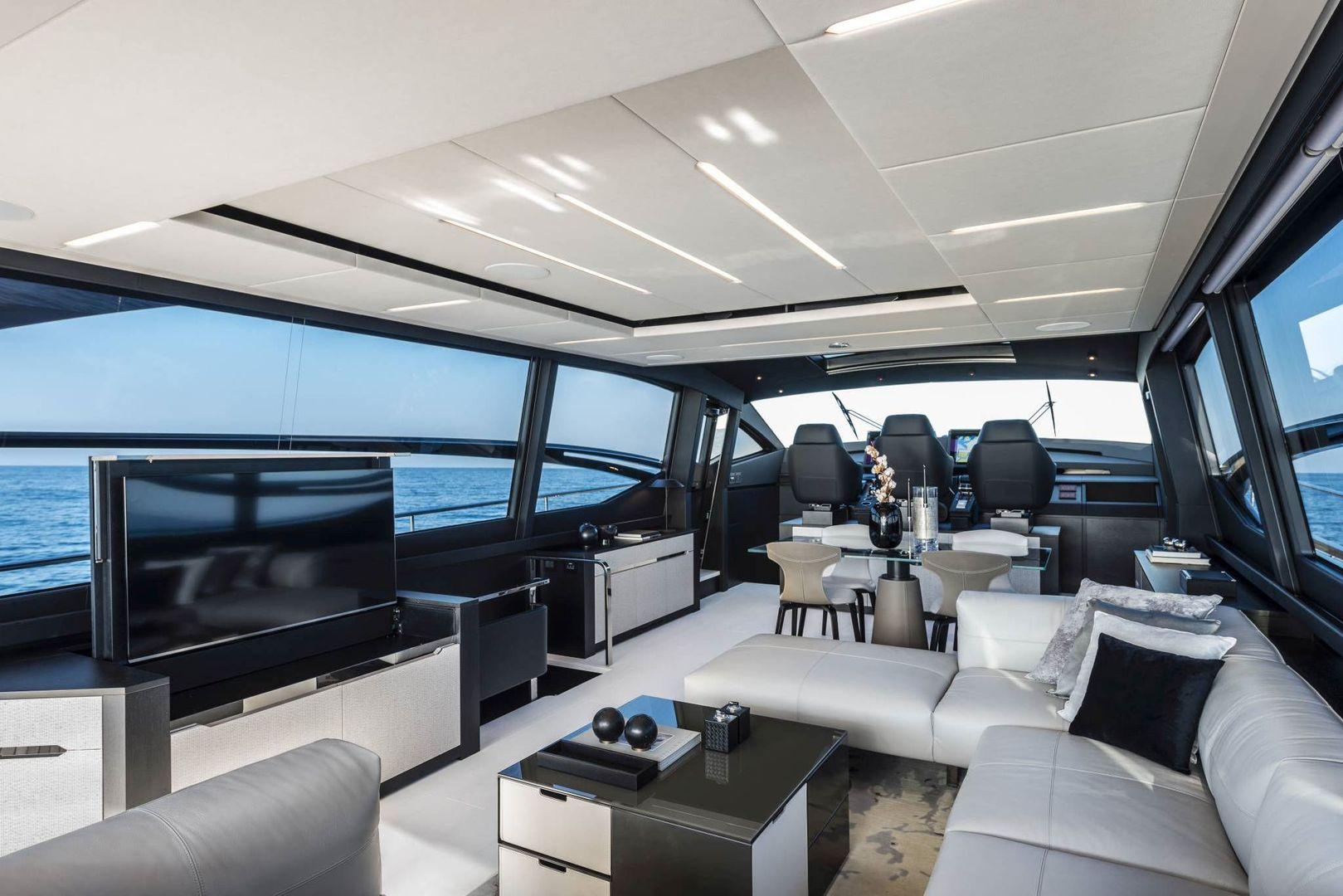 Pershing-Yachts 8X