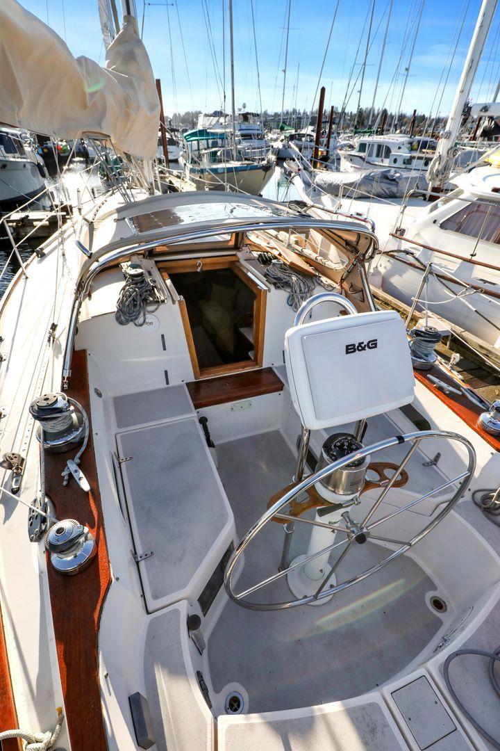 Sabre Sailboats 38'