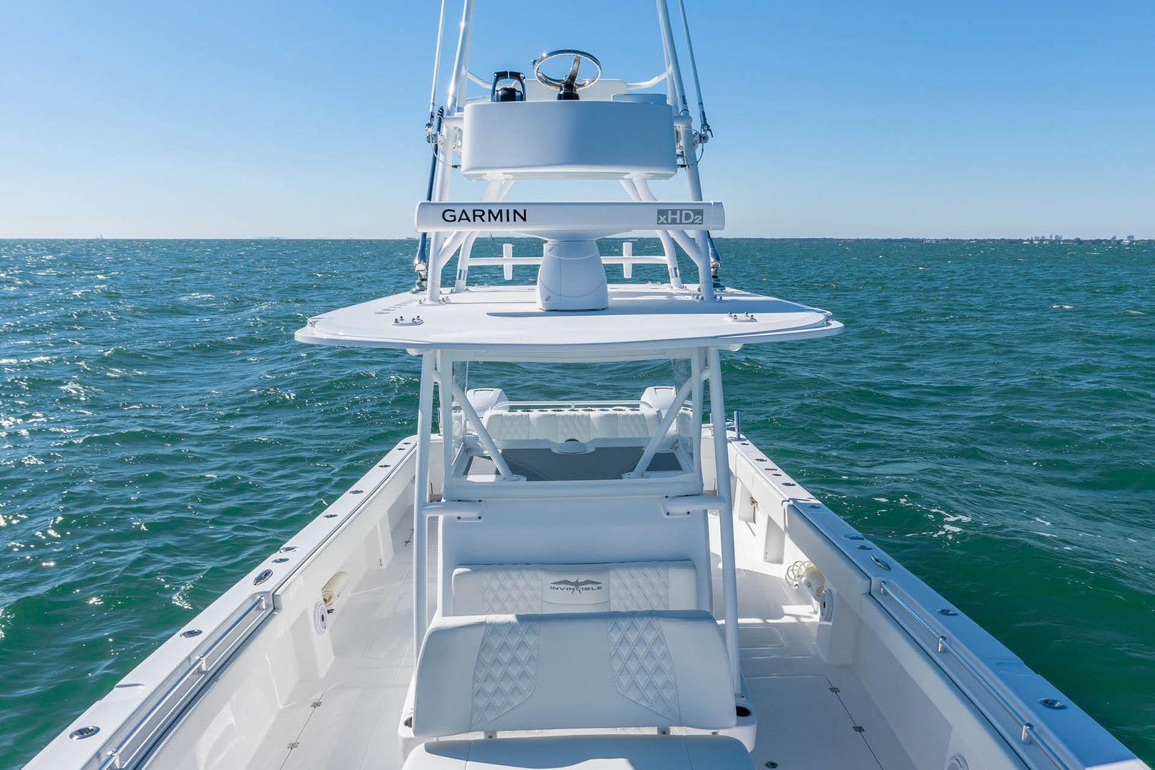 Invincible Boats Catamaran 35'