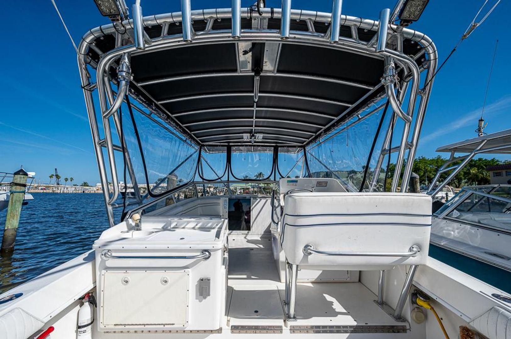 Contender Cuddy 35'