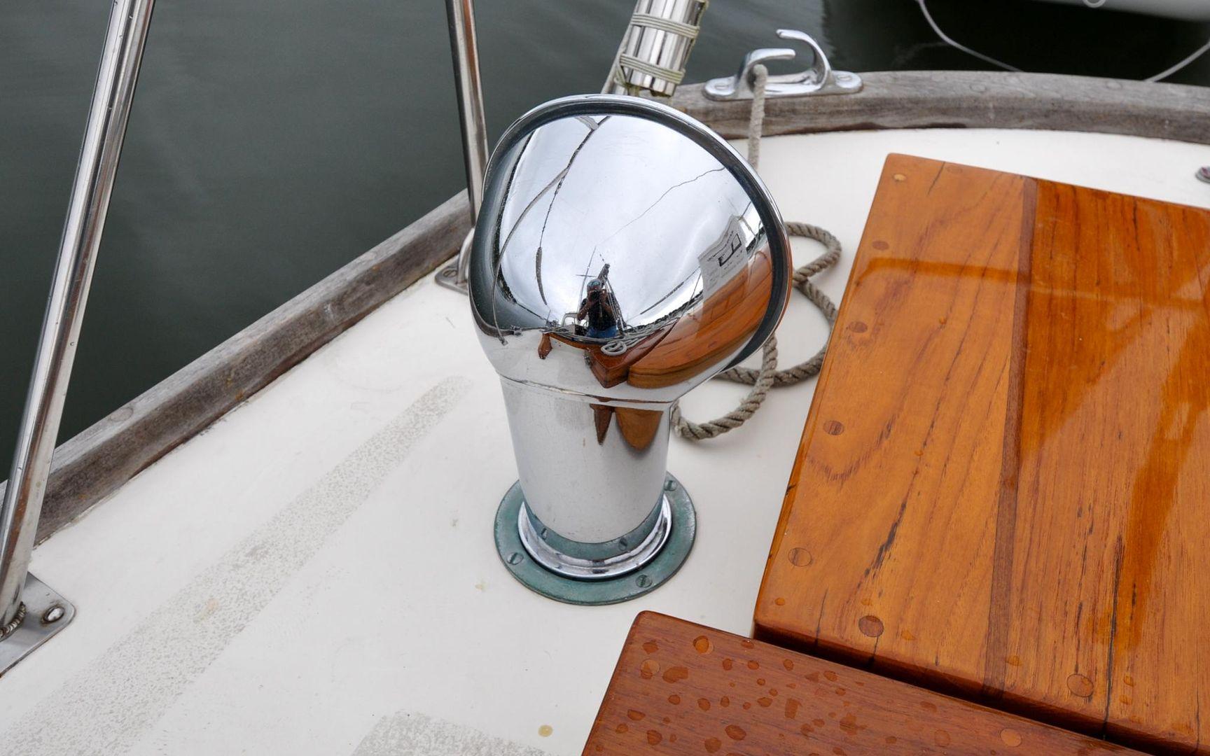 Iris, Hinckley Pilot 35'