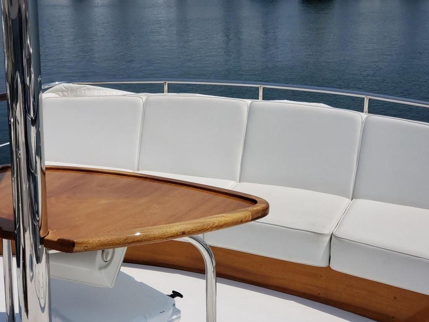 Chris-Craft Constellation Adagio 57'