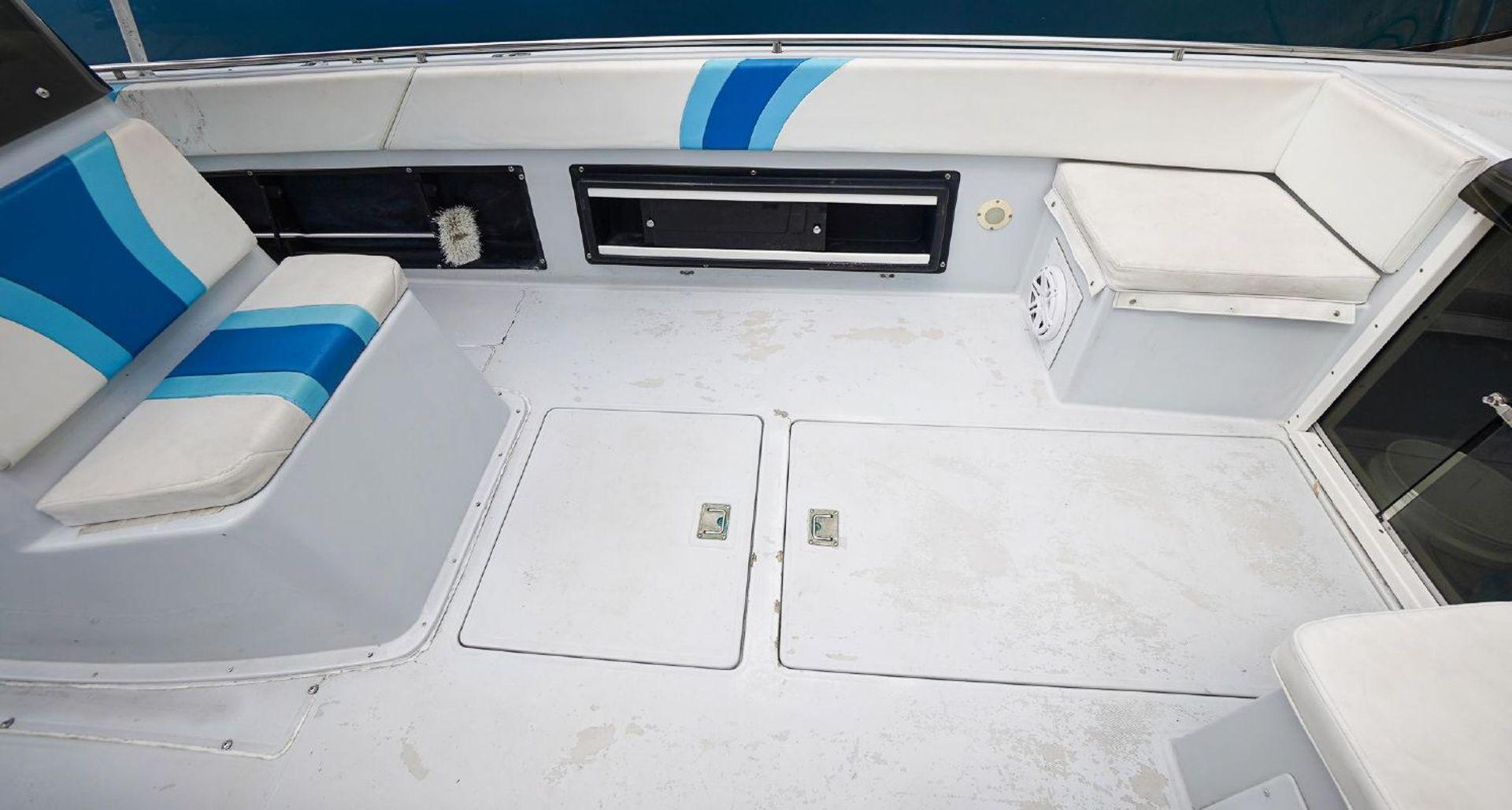 Chris-Craft 33 Scorpion 32'