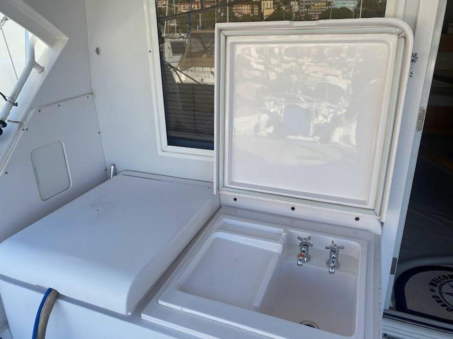 Bertram Convertible 46'