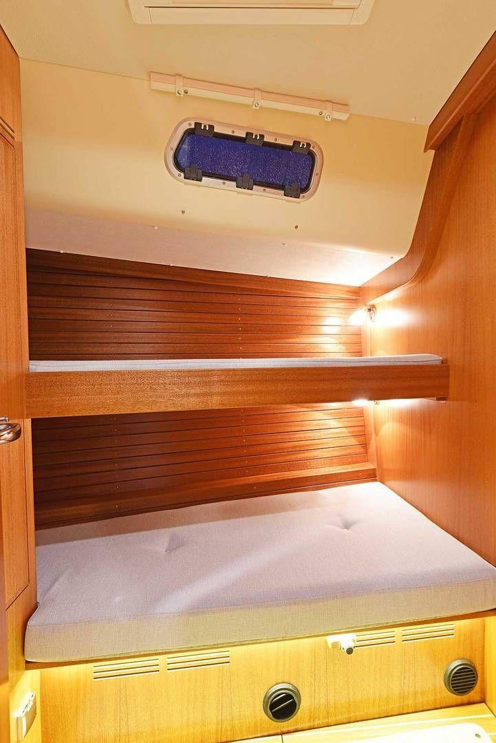 Hallberg-Rassy 44'