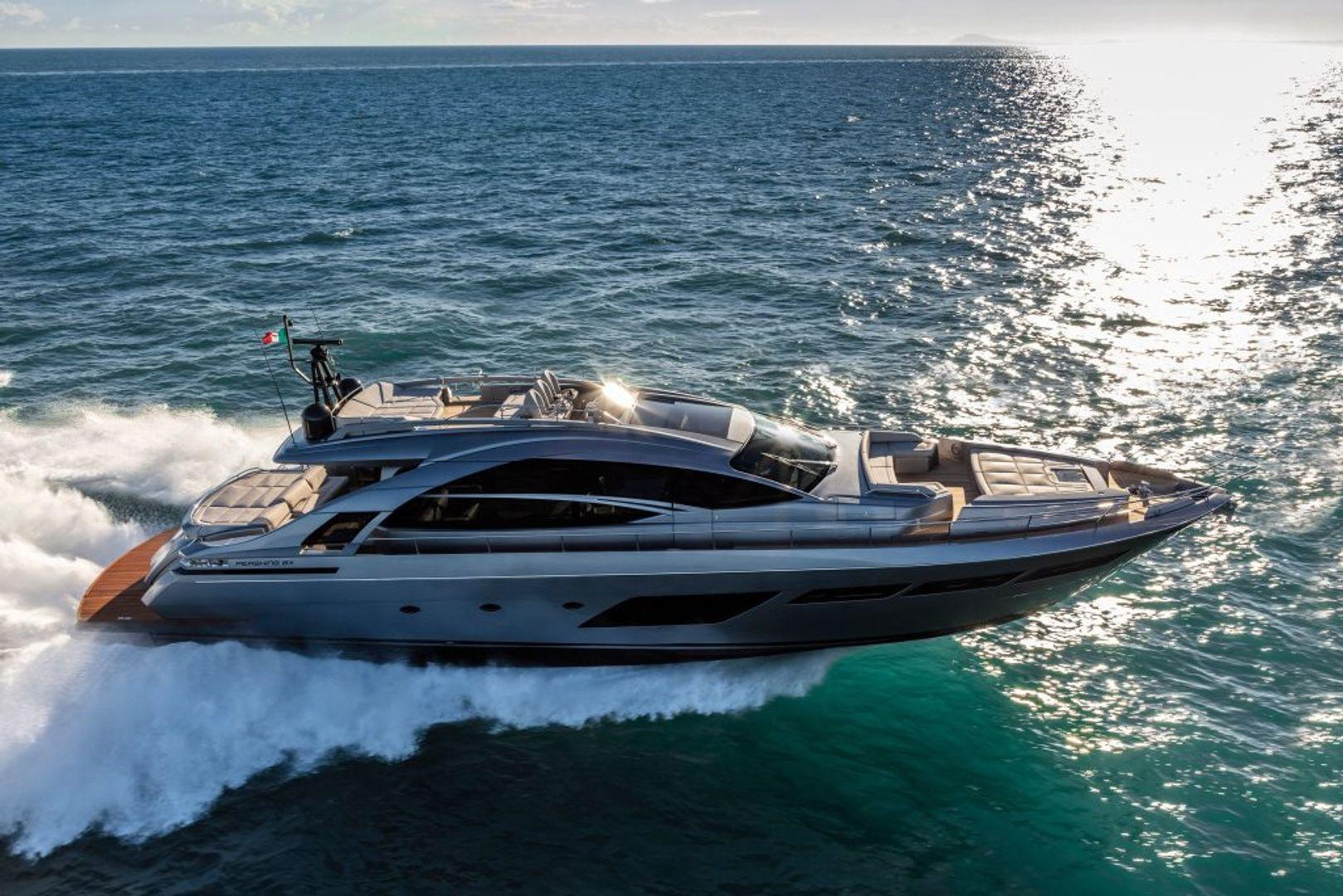 Pershing-Yachts 8X