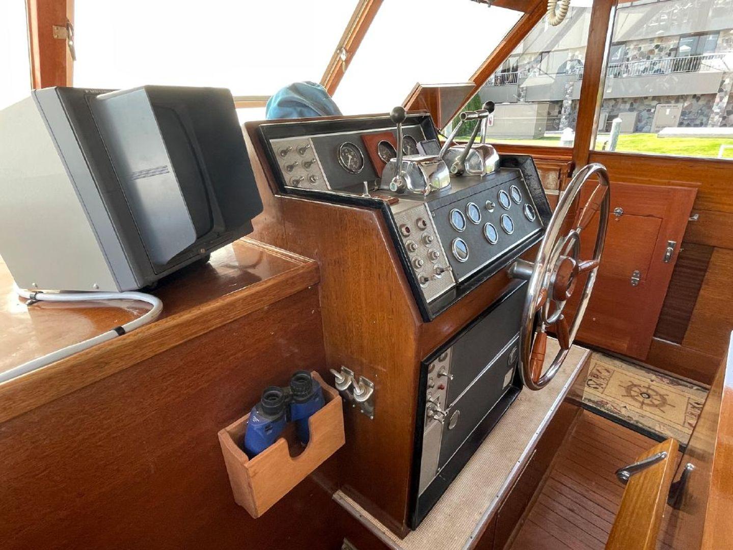 Chris-Craft Connie 57'